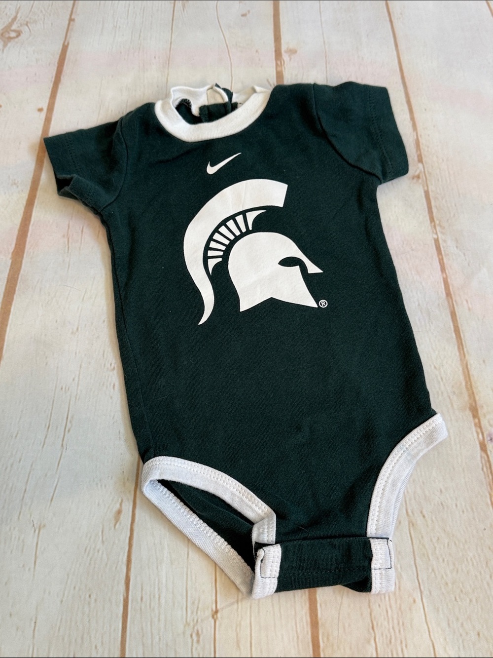 Michigan State University MSU Spartans Baby Onesie Bodysuit, Size 3-6 months